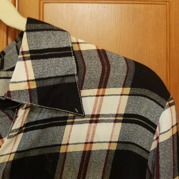 Sheer Plaid Flannel Patterned Button-Down Blouse W/ Collar | Spring Hues - Picture 4 of 13